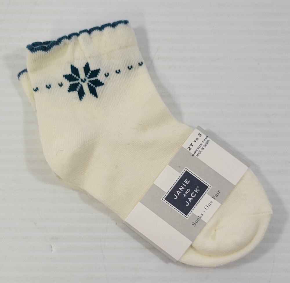 JJ) Janie and Jack Kids Socks 2T to 3 Shoe Size 7-9 Cream Nordic Snowflake Green